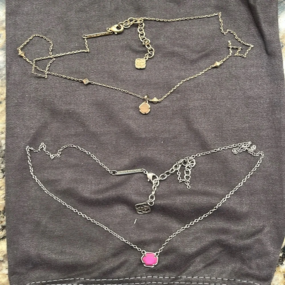 Set of 2 necklaces - Picture 1 of 3